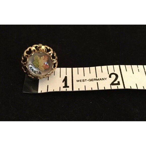 Vintage BM Co Canada Maple Leaf Red Green Screw Back Earrings Gold Tone - Picture 5 of 6